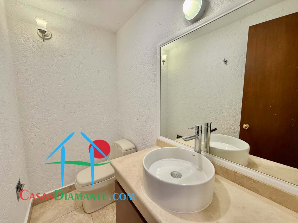 San Jerónimo Casa Matt - Baño de visitas 1